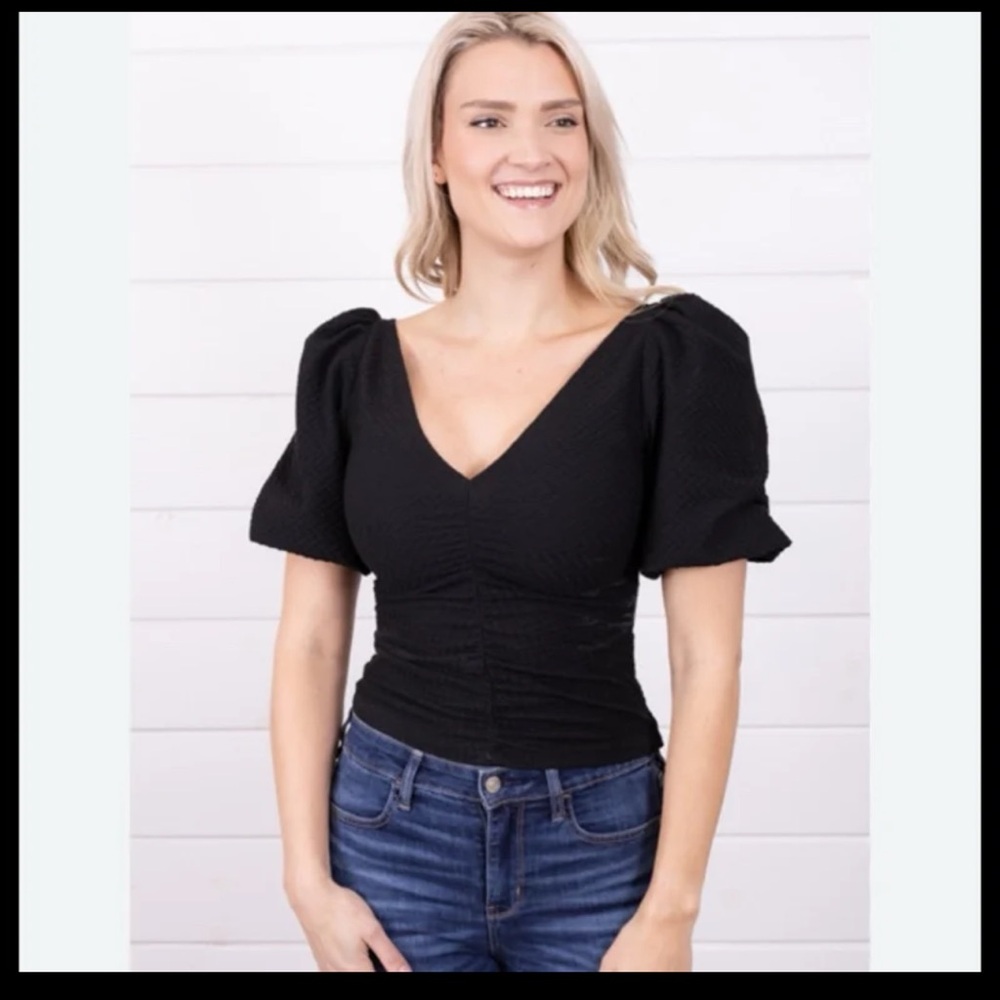 Free People Cupcake Ruched Puff Sleeve Top in Black size Medium - Picture 4 of 12